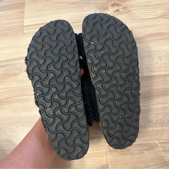 Papillio Black Sherpa Fuzzy Cross-Strap Slippers - Picture 7 of 9